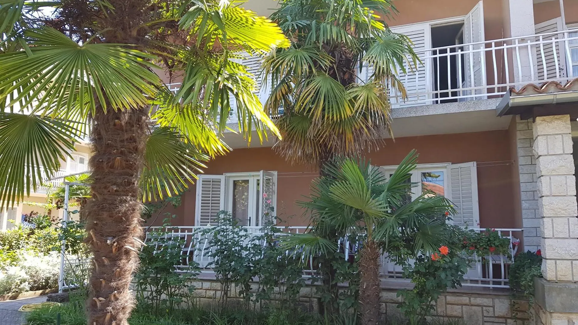 Renata Mare Apartments ロヴィニ