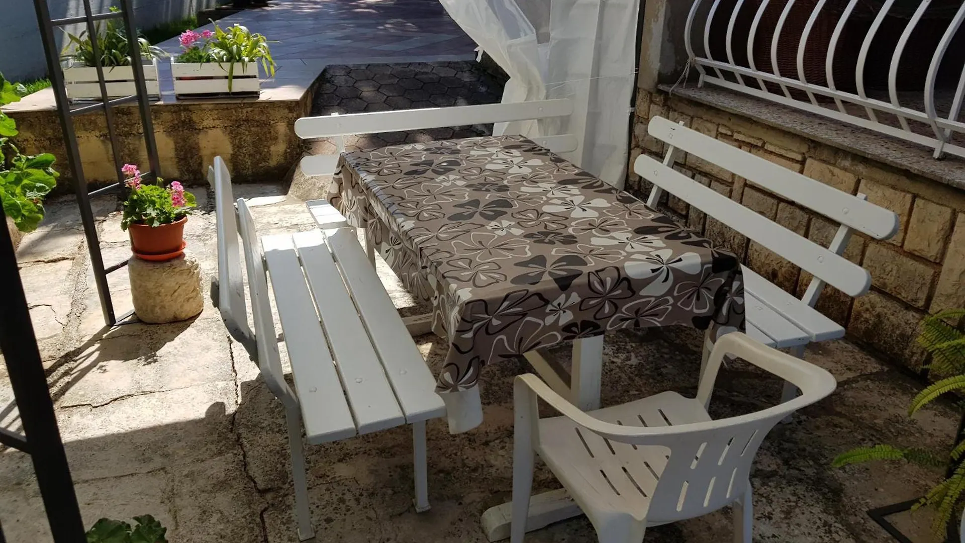 Renata Mare Apartments ロヴィニ